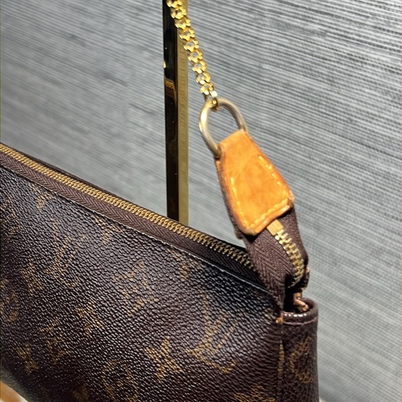 Louis Vuitton Pouch Bag Pochette Monogram - Picture 6 of 16